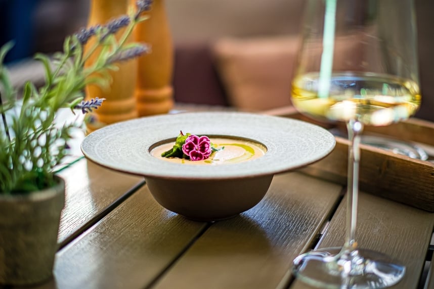 Le froid arrive: quels vins associer aux veloutés, crèmes et bouillons? Le froid arrive: quels vins associer aux veloutés, crèmes et bouillons?