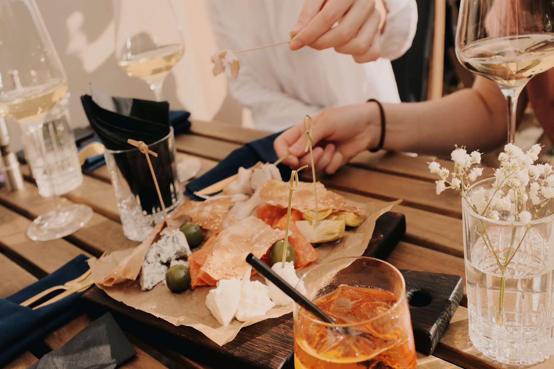 Apéritif à l'italienne: les secrets pour l'organiser au top Apéritif à l'italienne: les secrets pour l'organiser au top